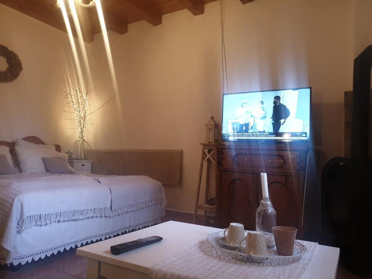 Tulipanos Vendeghaz Apartment Obanya