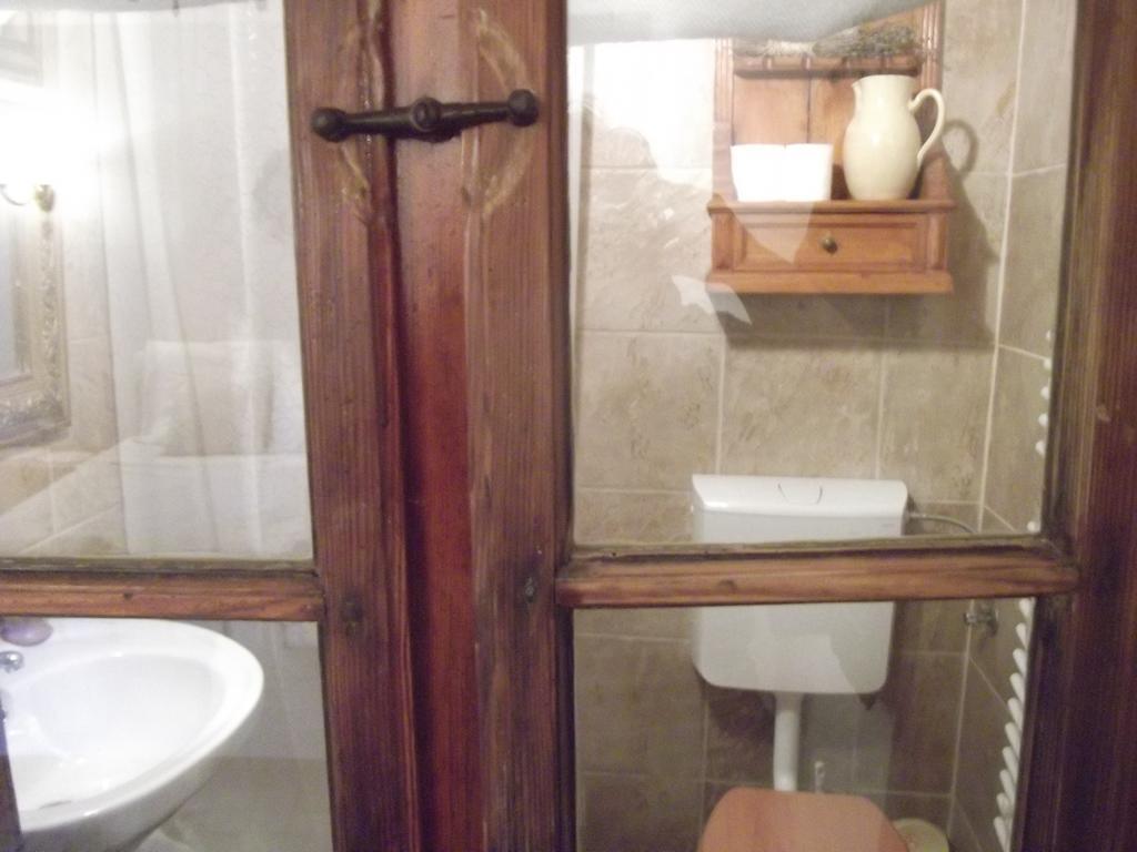 Tulipanos Vendeghaz Apartmán Obanya
